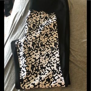 Danskin cropped leggings